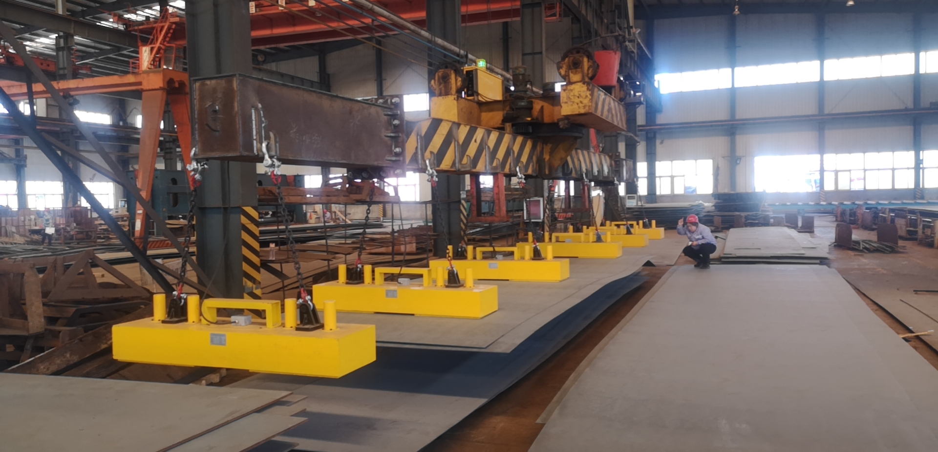 千豪起重電永磁鐵船廠(chǎng)應(yīng)用